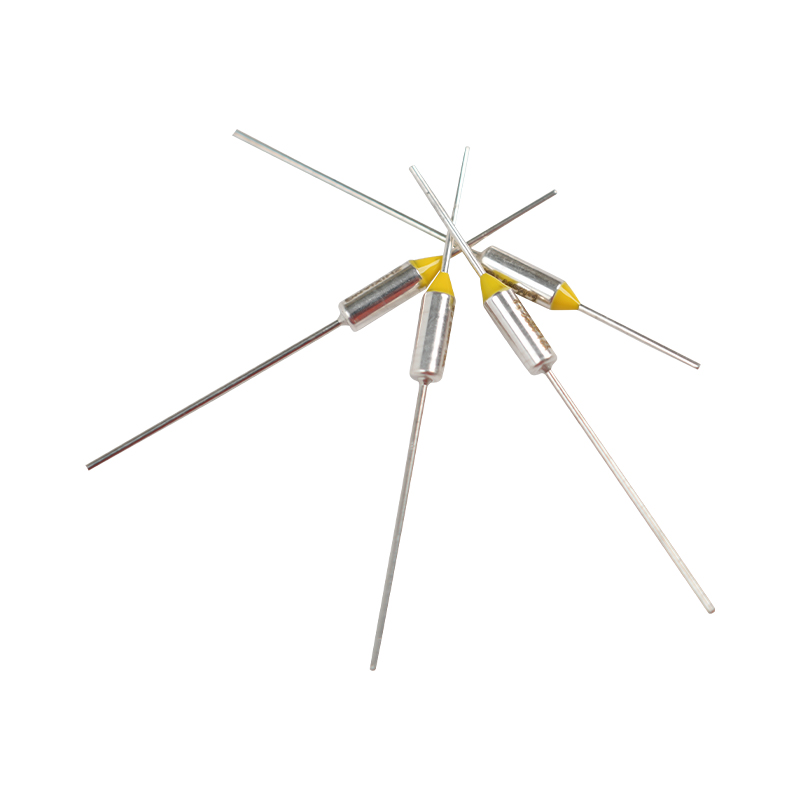 Fusível térmico descartável Fusível térmico único não recuperável dentro de pequenos eletrodomésticos Fusível térmico descartável Fusível térmico único não recuperável dentro de pequenos eletrodomésticos